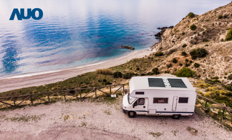 「可撓輕量化太陽光電板SunCurva」使用輕量特殊耐候型複合板取代傳統太陽能板的玻璃前板，不僅降低70%重量，每米平方僅3Kg；具有抗衝擊性能及通過電磁相容性測試，可應用於交通運輸工具，如露營車、遊艇等